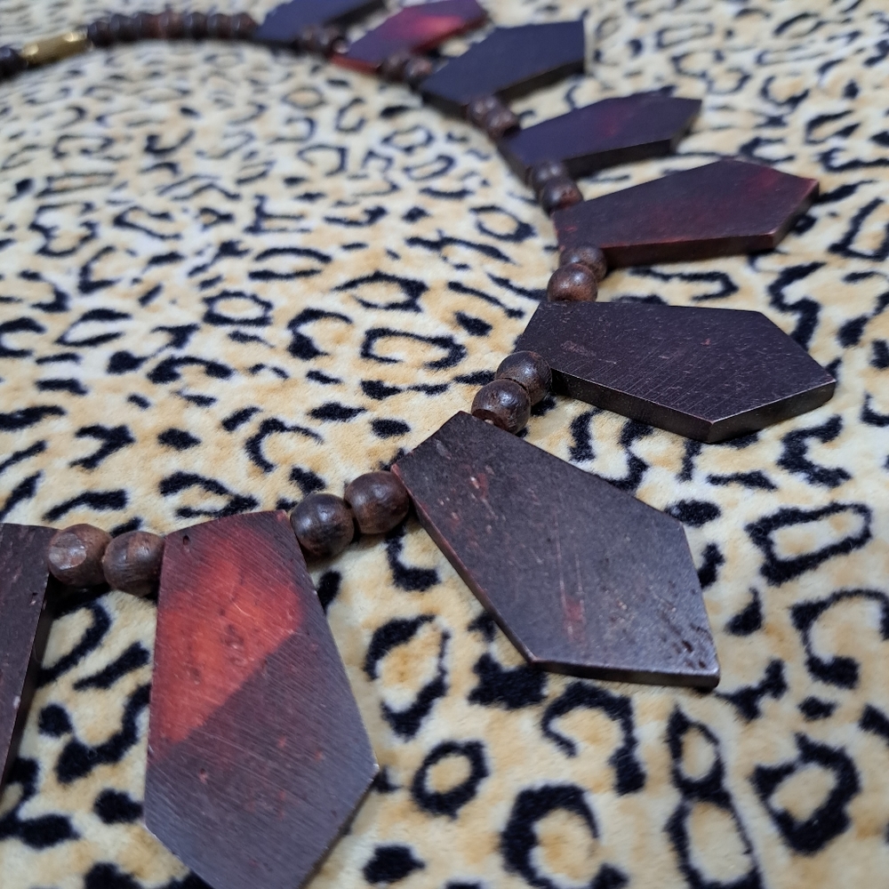 💥3/$25💥WOODEN BEADED NECKLACE